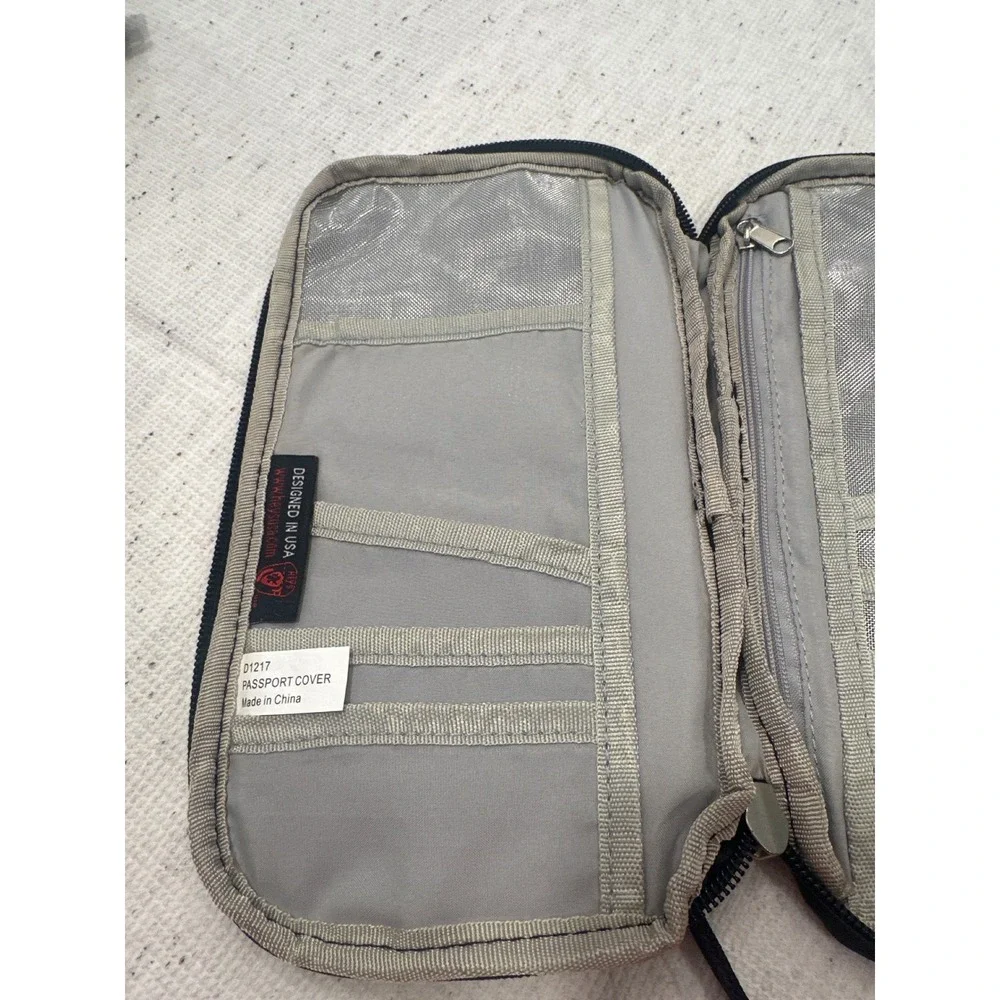 HEYS Black Passport Cover Organizer Travel Pouch Case Holder NWT bag
